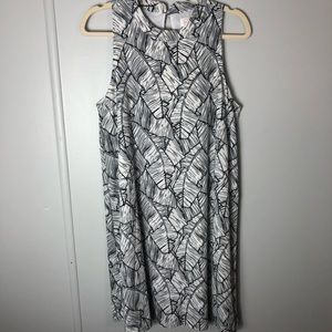 Sleeveless Mud Pie Dress with a Black Palm Leaf Pattern Size Medium
